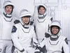 SpaceX готується до історичного польоту над полюсами Землі